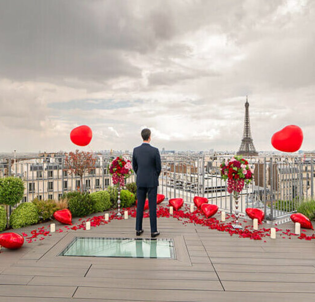 Private Paris rooftop proposal with Paris proposal planner Chantelle